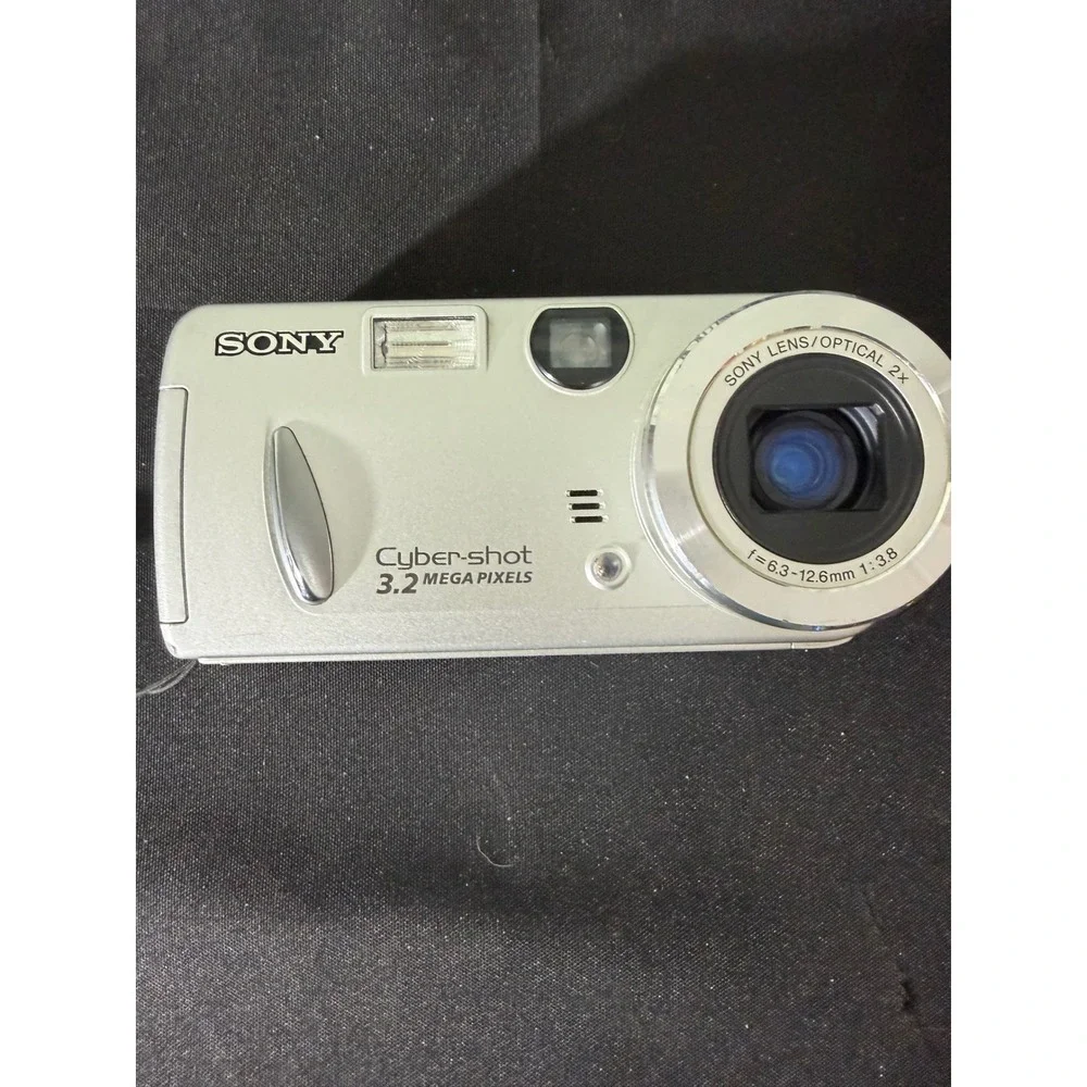 Sony Cyber-shot DSC-P52 Digital Camera 3.2MP Silver Vintage Digicam Bundle